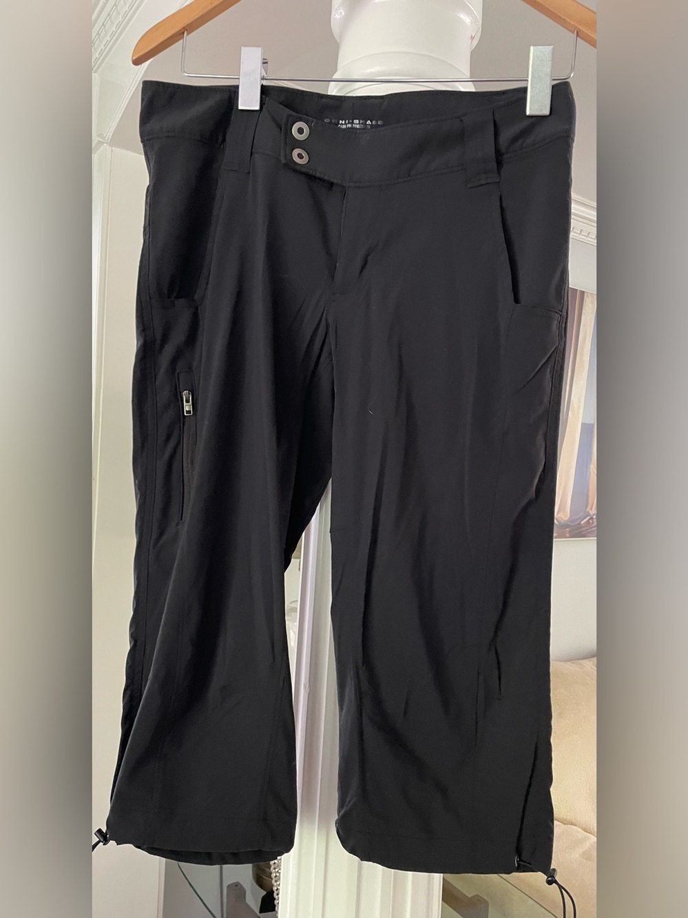 Clumbia women’s sturdy trail hiking Capris, Omni-shade UVA sun protection